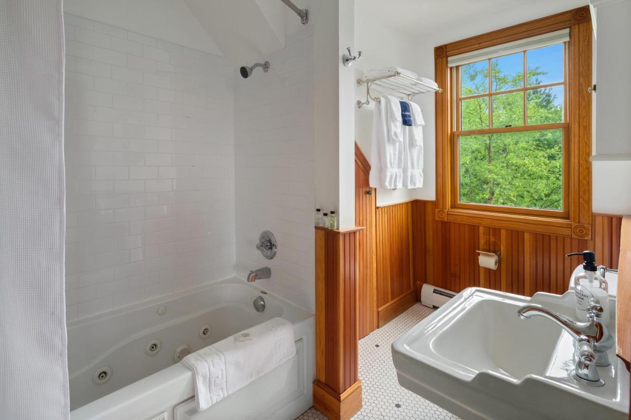 Hotel Mountain Brook Tannersville Exterior photo